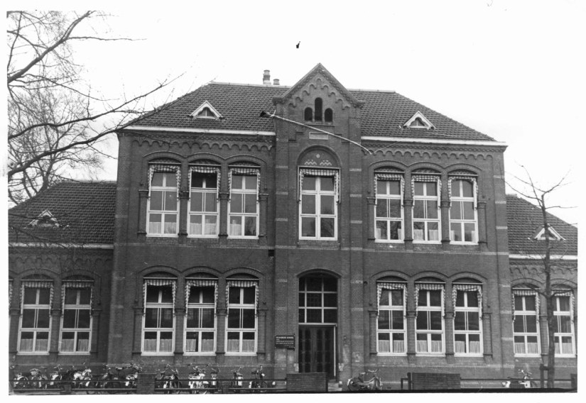 Nijmeegse School MEAO (ca. 1893), voorheen de St. Willibrordusschool, Stieltjesstraat, 1970 (Evert F. van der Grinten via F78775 RAN CCBYSA)