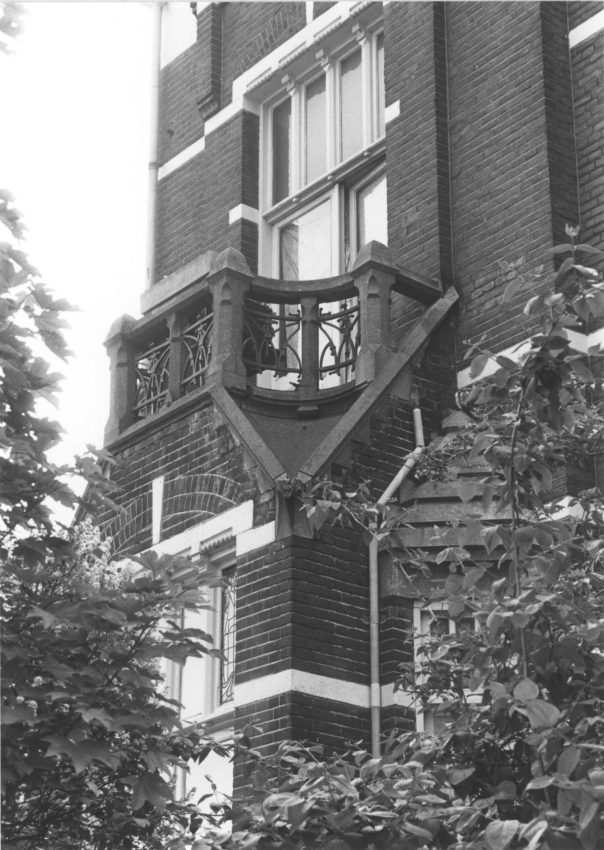 Het hoekpand met de Stieltjesstraat, 15/5/1988 (Anton van Roekel via F18294 RAN CCBYSA)