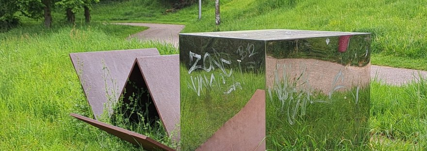 Kubus met uitslag, Gerard Walraeven, Westerpark (mei 2026)
