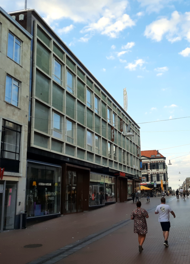 De voormalige V en D, Broerstraat