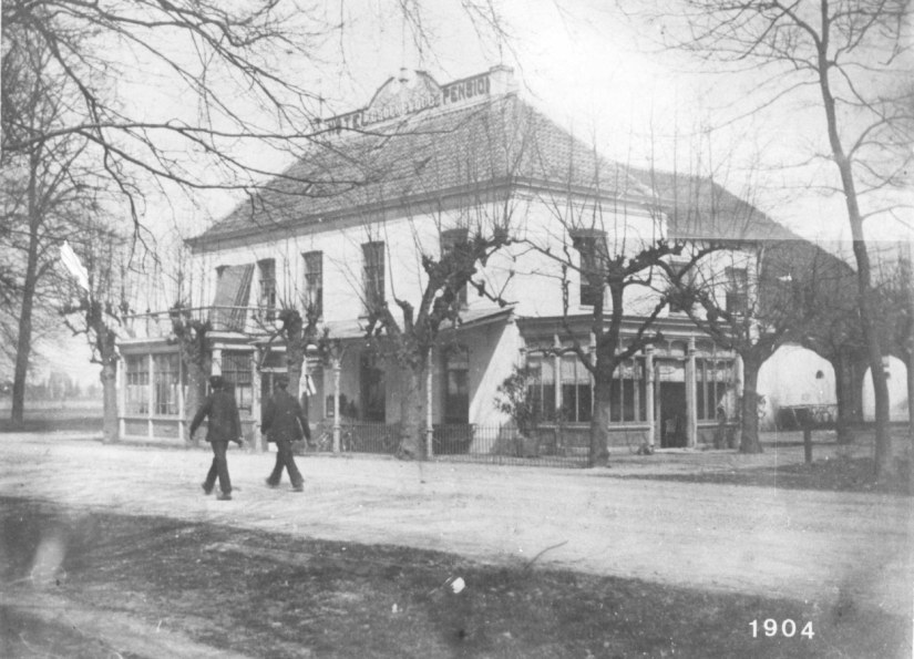 Café "Groenewoud" uit 1763, Groesbeekseweg 227, 1904 (F1833 RAN)