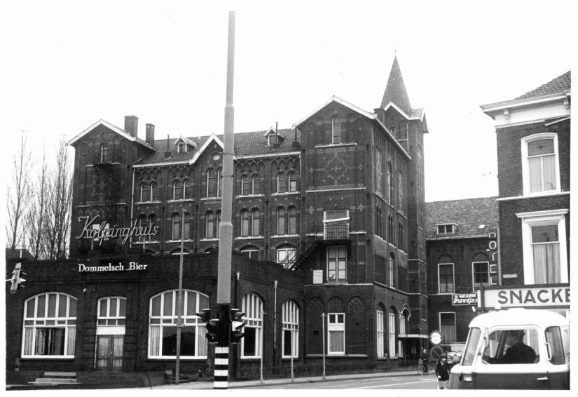 Het Kolpinghuis, Smetiusstraat 1 (gezien vanaf de Nassausingel), 1968 (Evert F. van der Grinten via F78750 RAN CCBYSA RAN, tevens Auteursrechthouder)