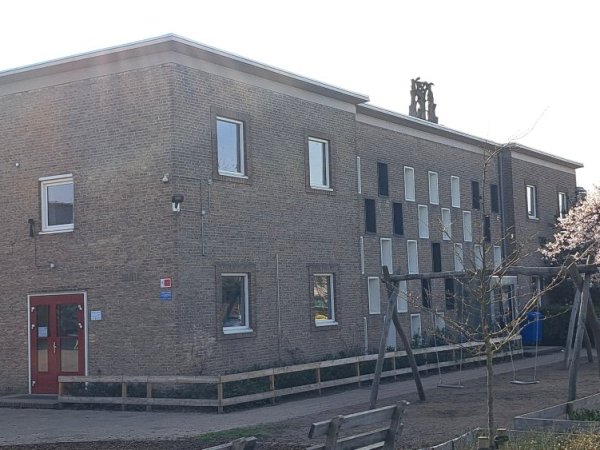 Stella Matutina school Galgenveld, J. de Jongh, Th. Taen en Th.&nbsp;Nix