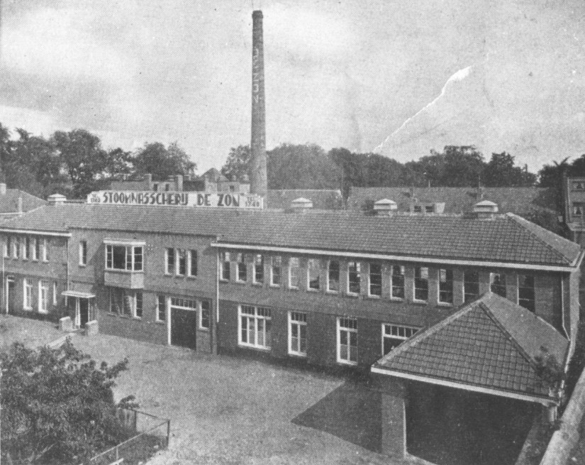 Stoomwasserij & Strijkinrichting "De Zon"; uit: "Ons Nederland", 5e jaargang, nr.: 1, pag.: 41; zie ook negatiefnr.: 23802; een reproductie, Graafseweg, 12/1932 (F17389 RAN)