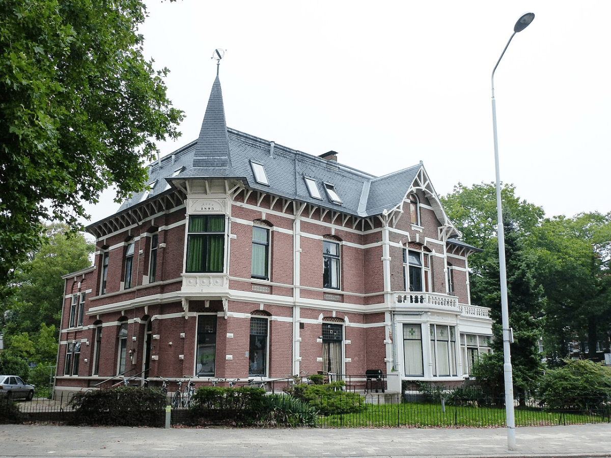 Berg en Dalseweg 23/Mr Franckenstraat 88-90&nbsp;(huidig)