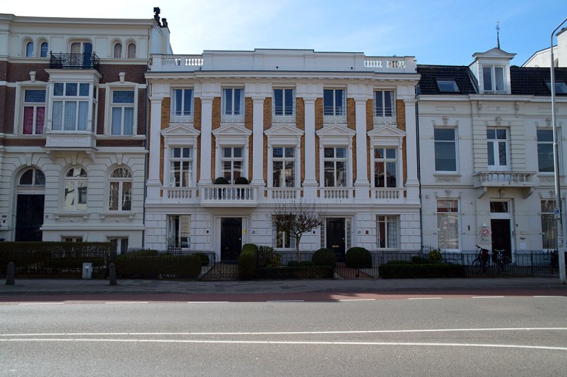 Berg en Dalseweg 54-56 Nijmegen architect meester-timmerman L.H. Verbrugge Bouwjaar 1890, 2018 (Roger Veringmeier via Wikicommons CCBYSA) https://nl.wikipedia.org/wiki/Bestand:Berg_en_Dalseweg_54-56_Nijmegen_architect_meester-timmerman_L.H._Verbrugge_Bouwjaar_1890_Rijksmonument.jpg