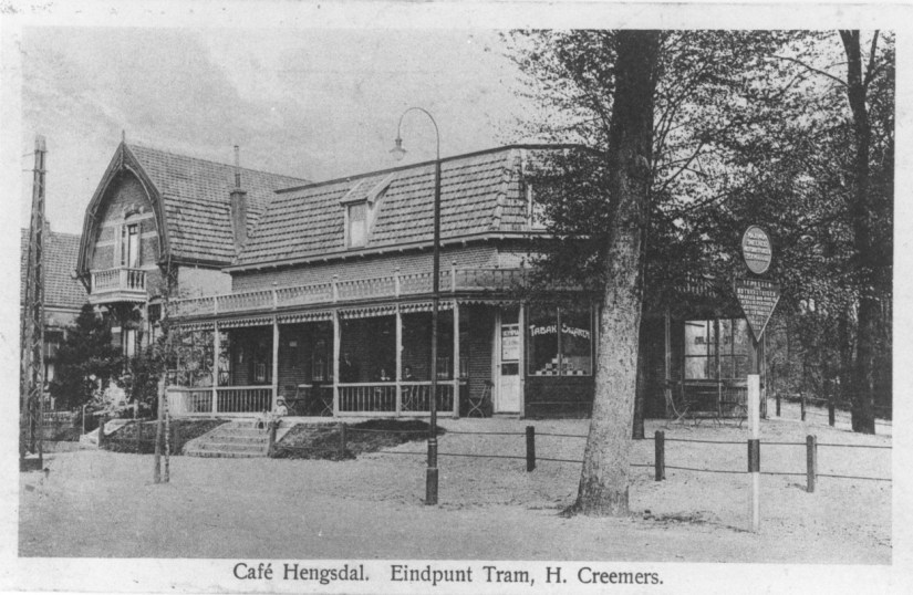 Café "Hengstdal" ; een reproductie van een ansichtkaart ; P.S. thans Restaurant Tante Koosje, Berg en Dalseweg 359 Hengstdal, 1930 (F30468 RAN)