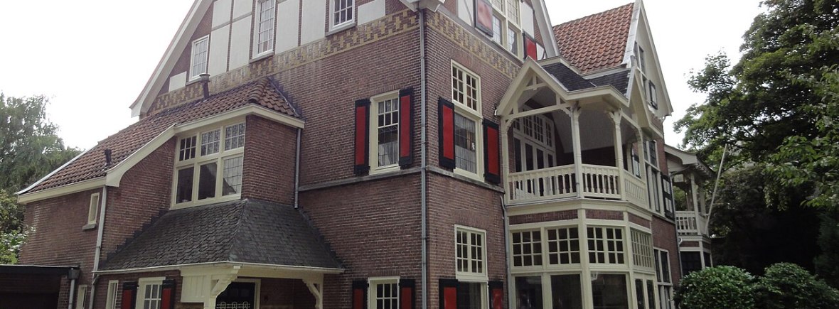 Dubbel woonhuis, Berg en Dalseweg 146, 148, architect Ludewig, foto 2010 (Havang via Wikimedia Commons CC0) https://nl.wikipedia.org/wiki/Bestand:Nijmegen_rijksmonument_523025_Berg_en_Dalseweg_146,148.JPG