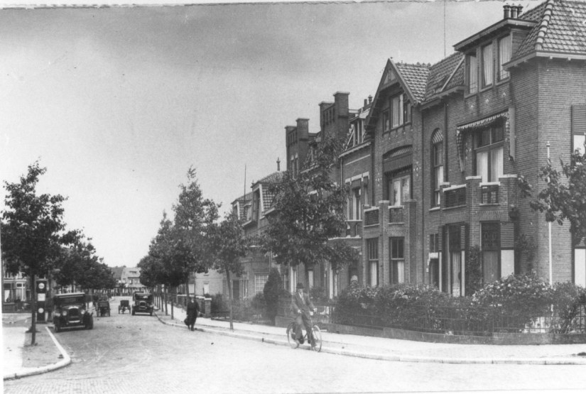 Rembrandtstraat: Het gezicht vanuit de Mesdagstraat, in de richting van de Heydenrijckstraat; een reproductiec, 1925 (F17226 RAN)