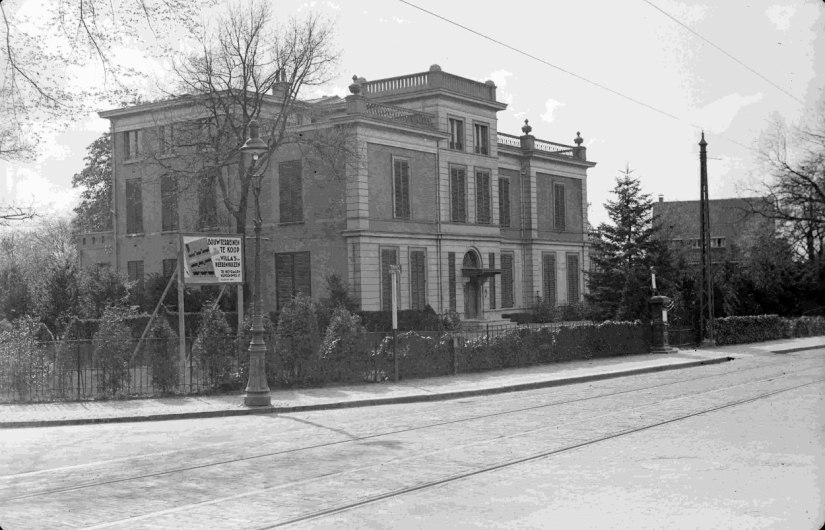 De villa Ruimzicht, op de hoek met de Dommer van Poldersveldtweg (links)., Berg en Dalseweg, 1930-1931 (GN3424 RAN)