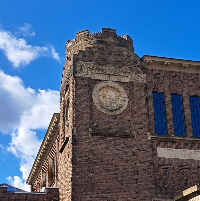 Linker toren Museum Kam (augustus 2026)
